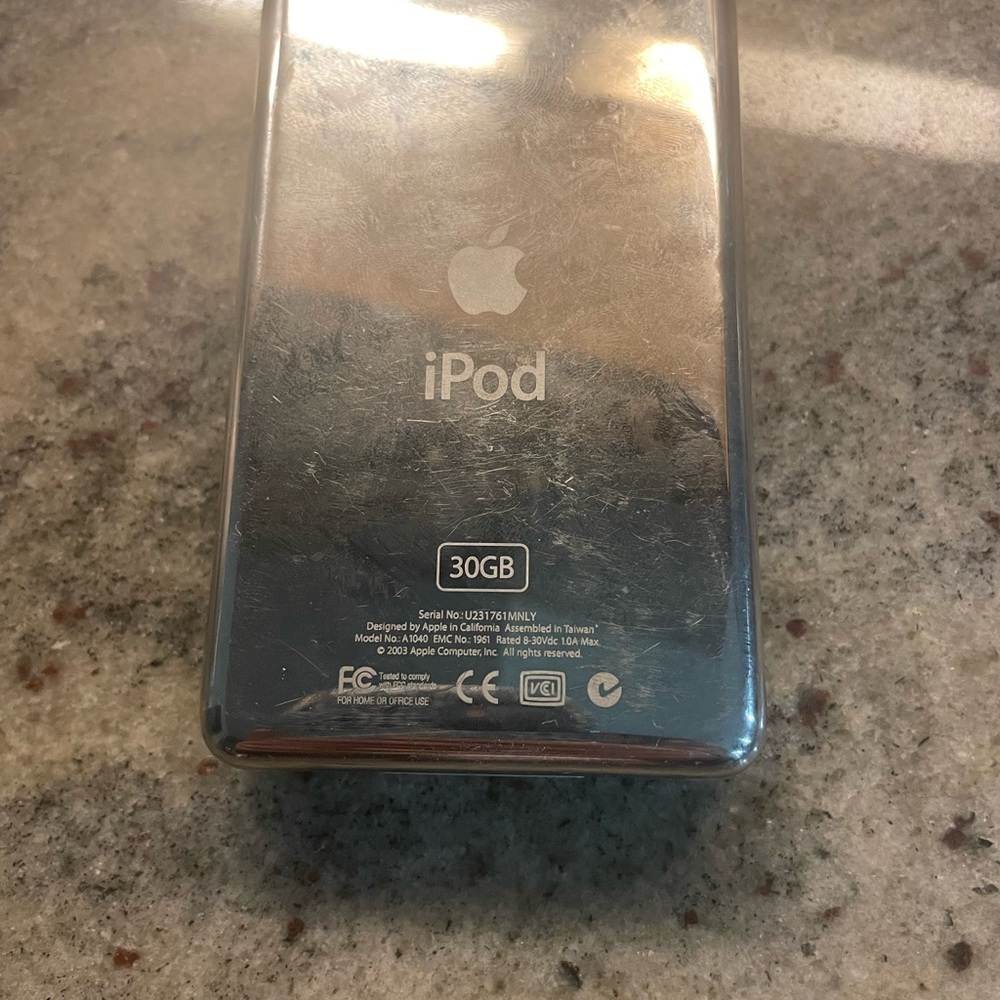 IPod 3rGeneration - Picture 4 of 4